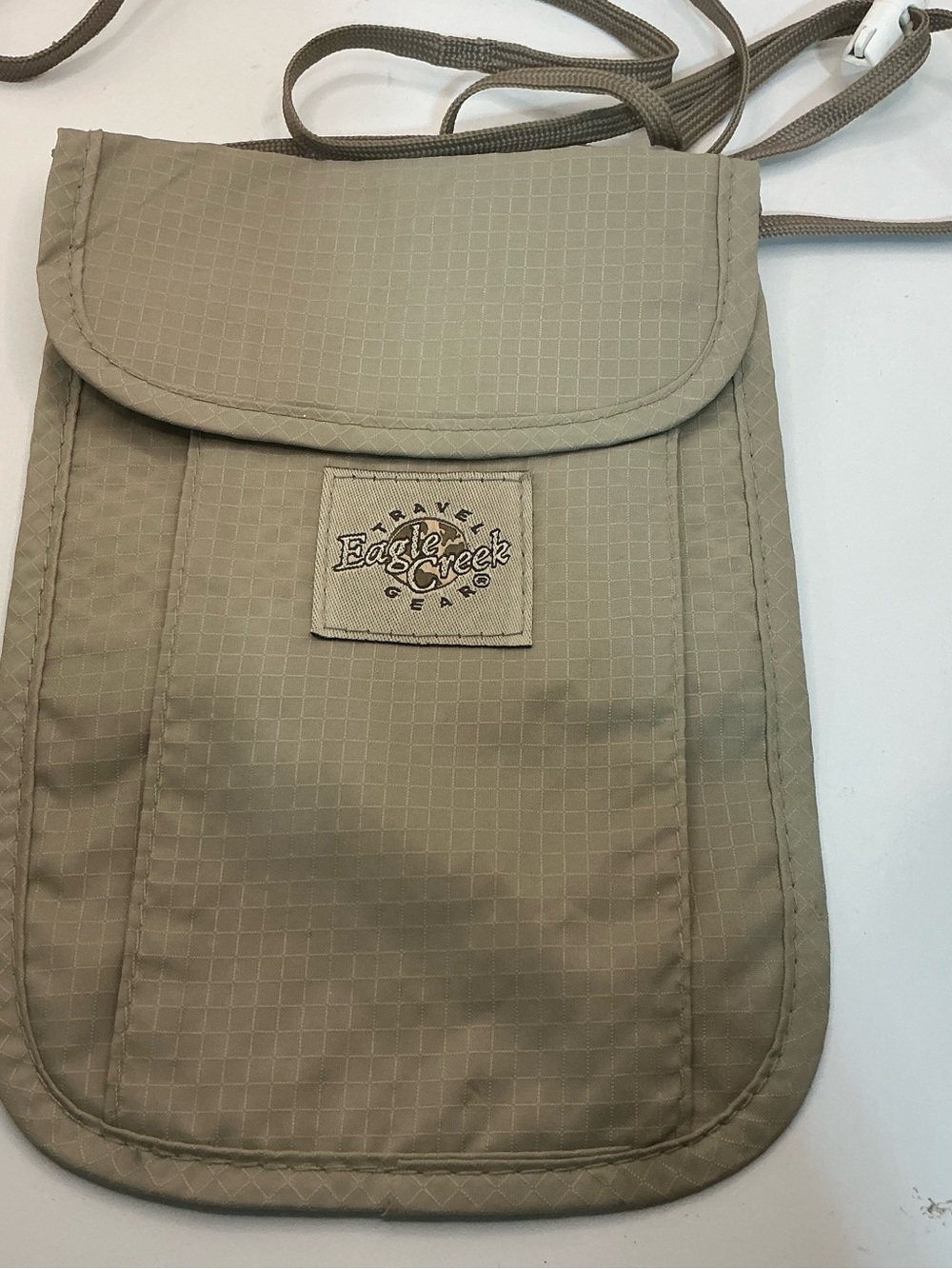 Eagle Creek Travel Gear RFID Neck Wallet Passport Holder Beige Ripstop